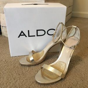 ALDO metallic gold 3.5” heels